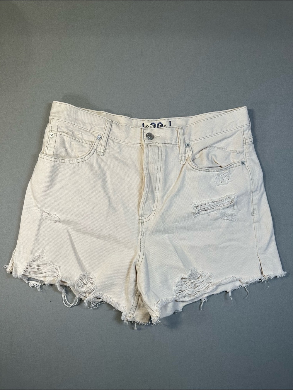 We The Free by Free People Makai Cutoff Shorts, Distressed Off White - 29 - Picture 2 of 13